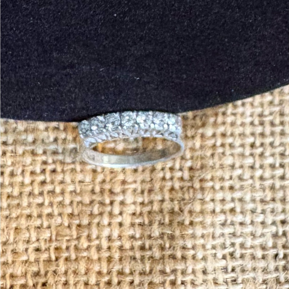 Sterling Silver Cubic Zirconia Ring size 6 - Picture 5 of 7